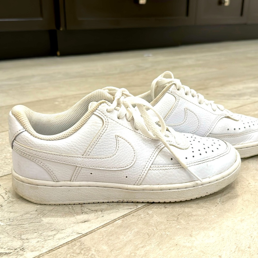 Nike Sneaker - Worn ONCE- like NEW size 6